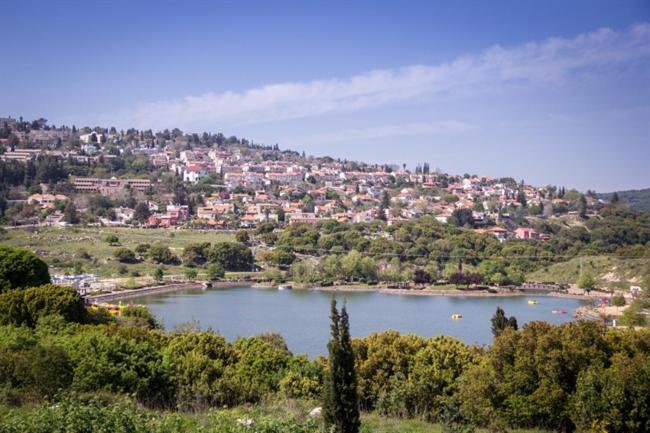 דירות מעלות תרשיחא מול האגם מראה חיצוני תמונה
